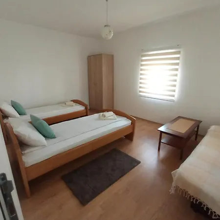 Verina Kuca * Kosjeric